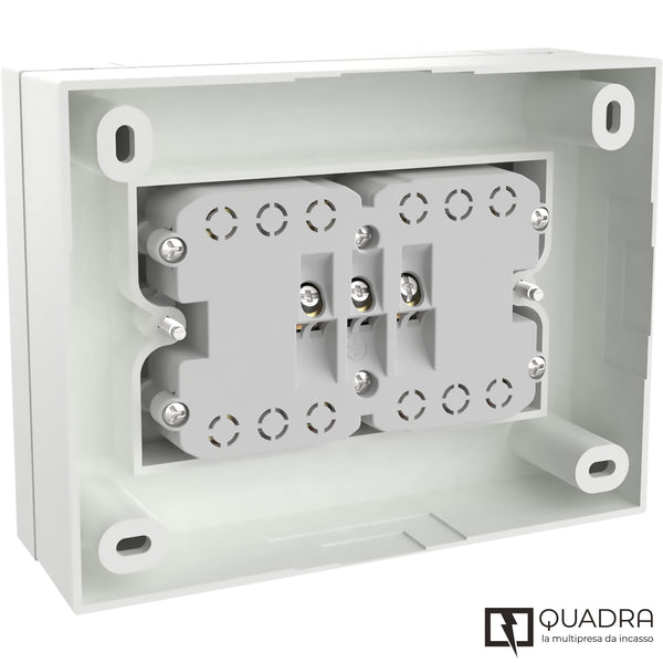 Multipresa da parete Quadra 4 Posti Universali, con scatola di supporto per installazioni superficiali, compatibile con tutte le scatole da incasso 3 posti (muratura o cartongesso)