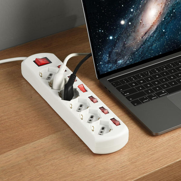 Multipresa 6 posti universali con 6 interruttori indipendenti + 1 generale