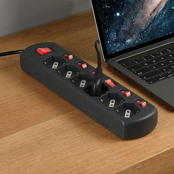 Multipresa 6 posti universali con 6 interruttori indipendenti + 1 generale